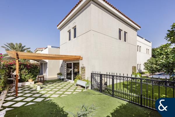 Landscaped Garden | 5 Bedrooms | 9,957 Plot